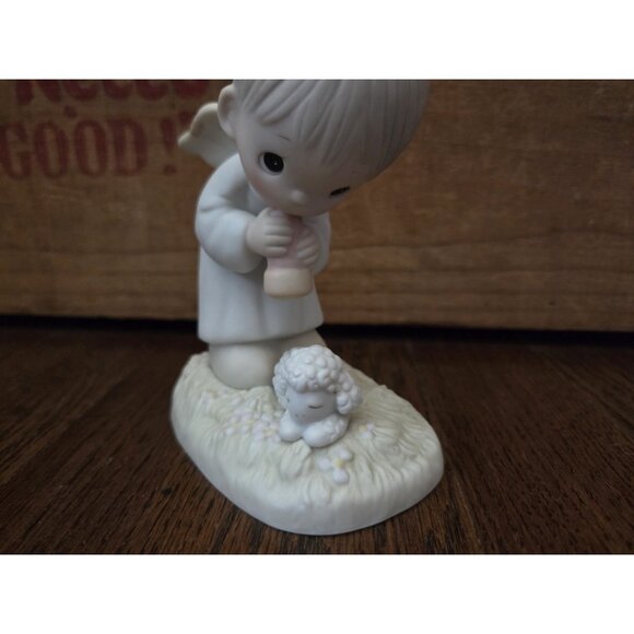 Vtg Precious Moments Figurine: PM841 God's Ray of Mercy NO BOX - Picture 9 of 10